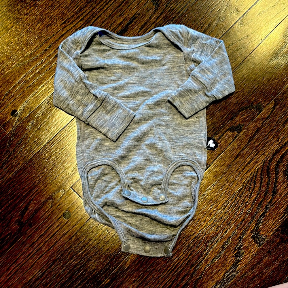 Reima Gray Wool blend long sleeve onesie, size 3-6m